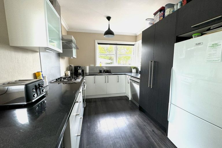 Photo of property in 14 Austin Place, Awapuni, Palmerston North, 4412