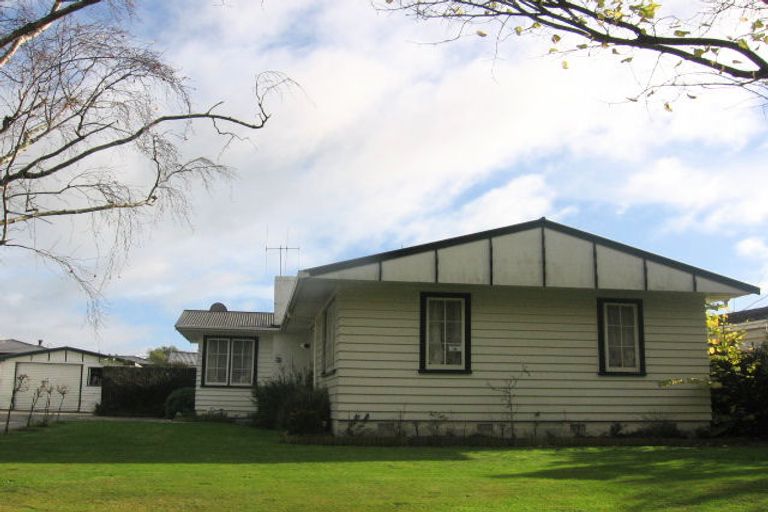 Photo of property in 15 Jackson Avenue, Highbury, Palmerston North, 4412
