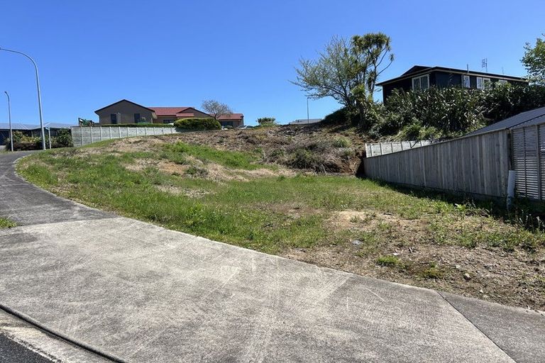 Photo of property in 1 Frederick Place, Whalers Gate, New Plymouth, 4310
