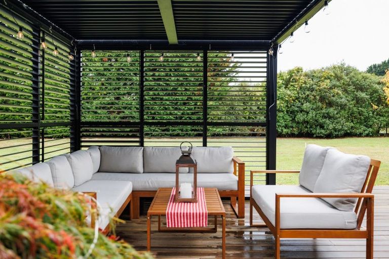 Photo of property in 46 Turitea Road, Fitzherbert, Palmerston North, 4472