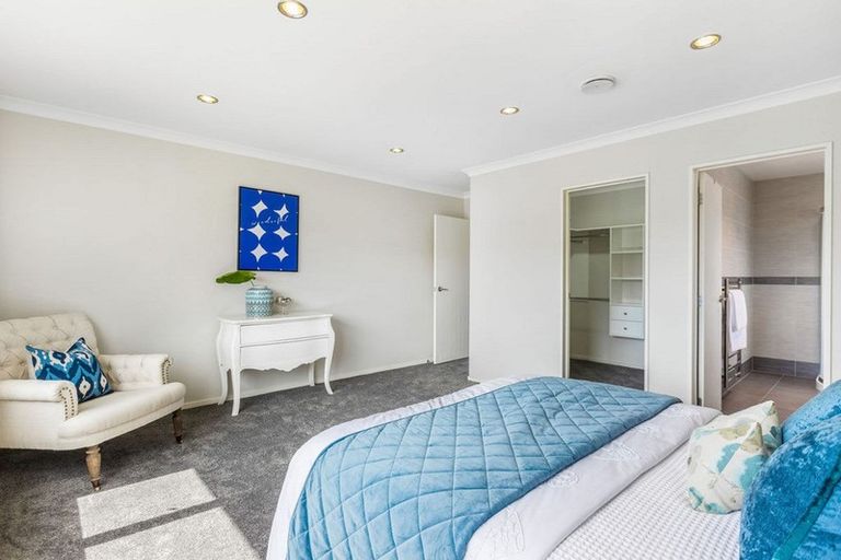 Photo of property in 8 Andy Crescent, Flat Bush, Auckland, 2016