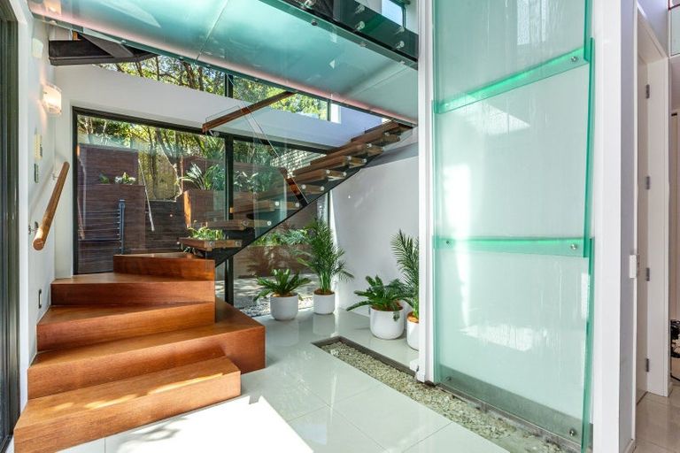 Photo of property in 24d Mandalay Terrace, Khandallah, Wellington, 6035