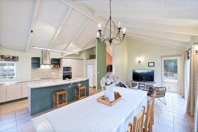 Photo of property in 42 Harvest Drive, Henderson, Auckland, 0612