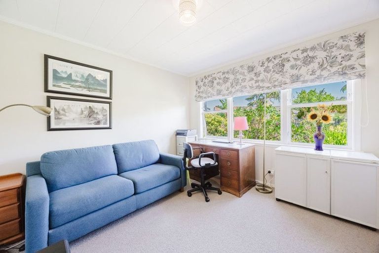 Photo of property in 32 Kent Terrace, Taradale, Napier, 4112