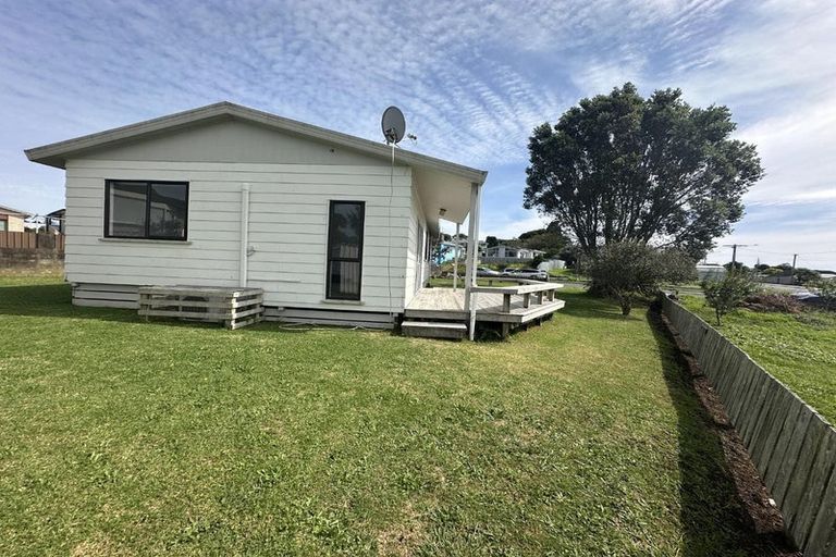 Photo of property in 33 Stafford Street, Waitara, 4320
