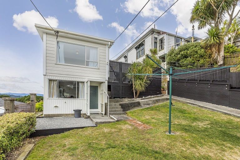 Photo of property in 13 Tanera Crescent, Brooklyn, Wellington, 6021