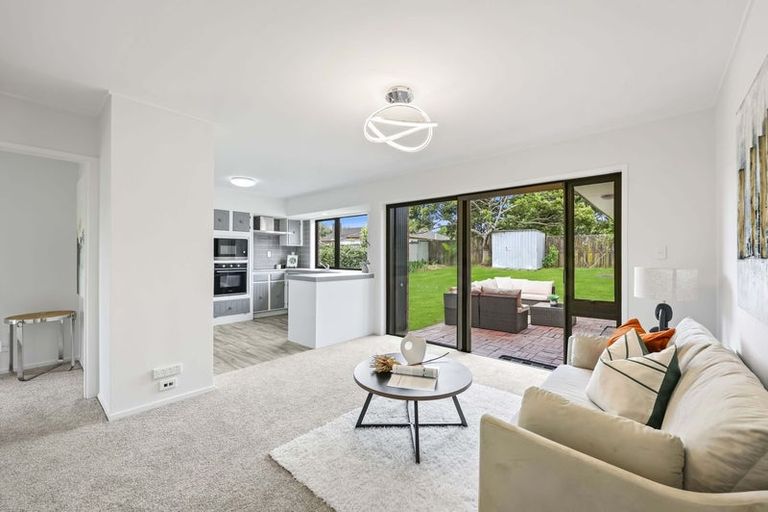 Photo of property in 178 Prince Regent Drive, Farm Cove, Auckland, 2012