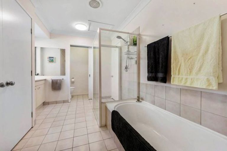 Photo of property in 188a Henderson Valley Road, Henderson, Auckland, 0612