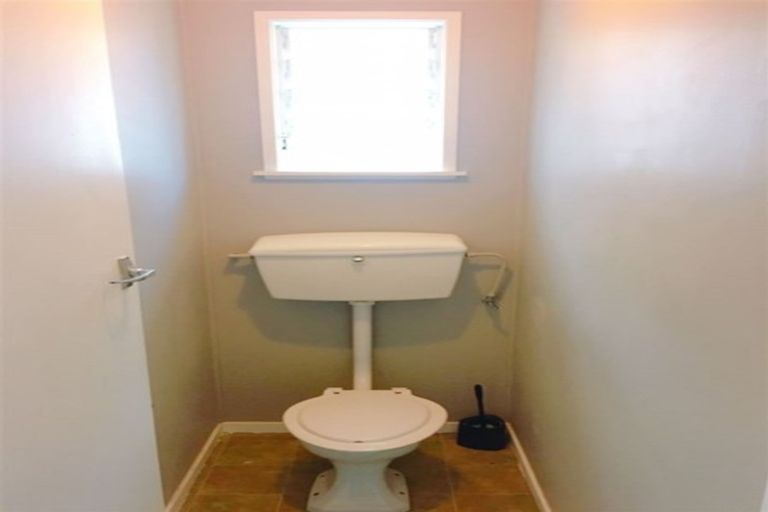 Photo of property in 206b Henderson Valley Road, Henderson, Auckland, 0612