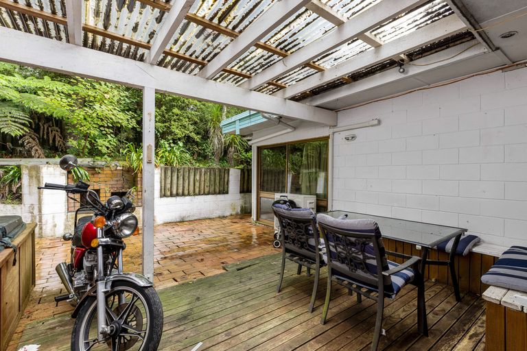 Photo of property in 19 Tainui Road, Titirangi, Auckland, 0604