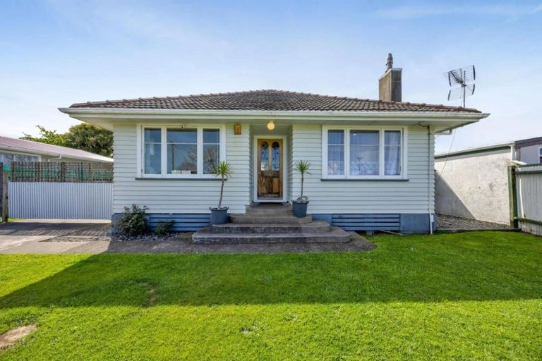Photo of property in 124 Waihi Road, Hawera, 4610