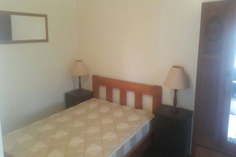 Photo of property in 14 Mickle Street, Te Atatu South, Auckland, 0610