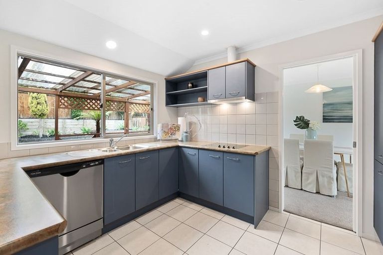 Photo of property in 54 Hillwell Drive, Henderson, Auckland, 0612