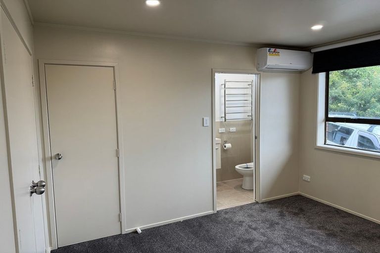 Photo of property in 2/6 Raddock Place, Half Moon Bay, Auckland, 2012