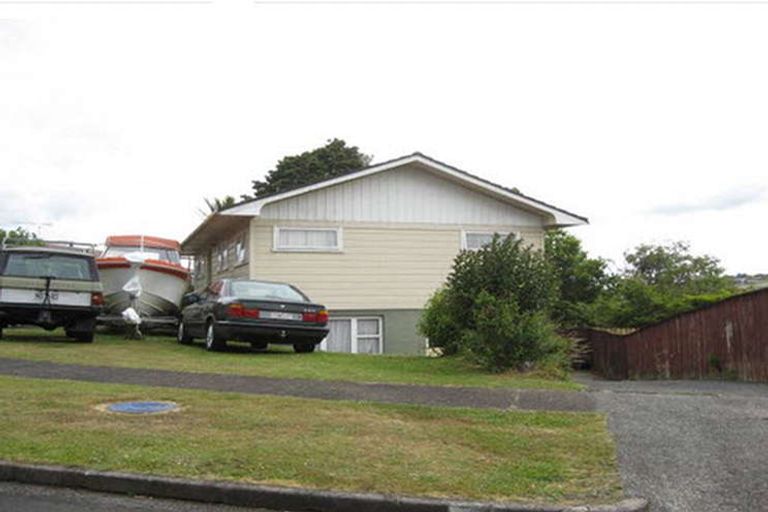 Photo of property in 1 Richardson Avenue, Pukekohe, 2120
