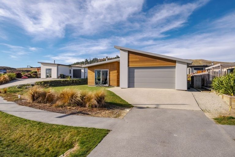 Photo of property in 24 Makomako Road, Wanaka, 9305