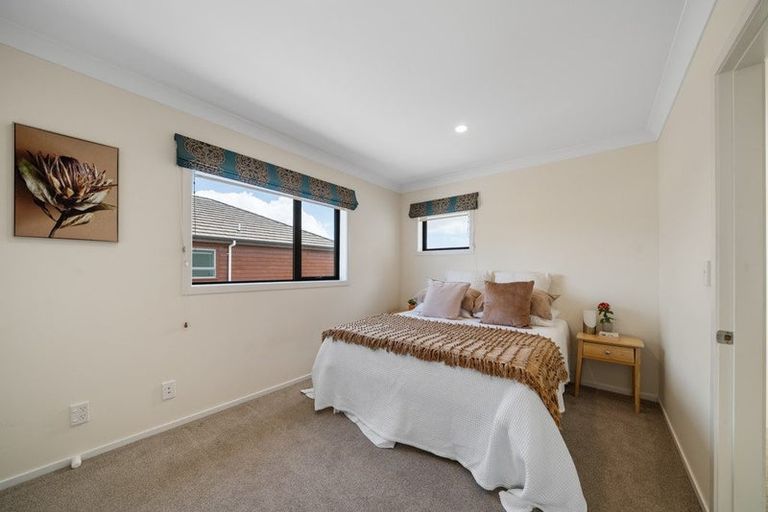 Photo of property in 12 Saint Vincent Terrace, Grenada Village, Wellington, 6037