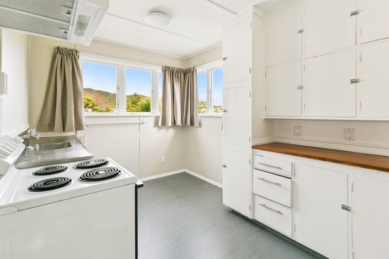 Photo of property in 42 Victory Avenue, Karori, Wellington, 6012