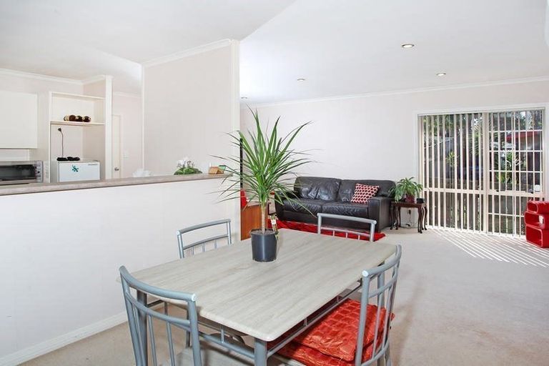 Photo of property in 32a Cutler Street, New Lynn, Auckland, 0600