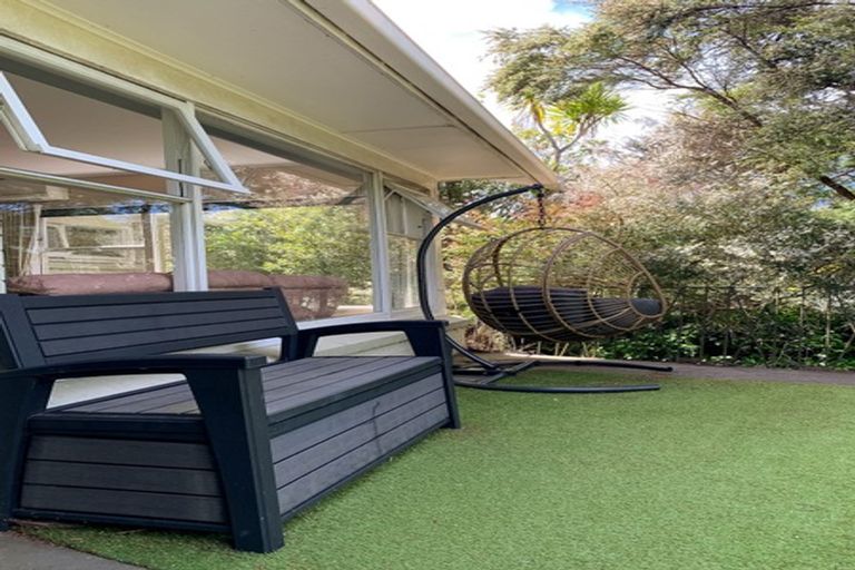 Photo of property in 44 Rimutaka Place, Titirangi, Auckland, 0604