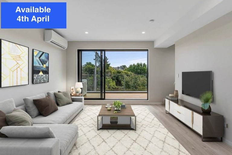 Photo of property in 6/64 Pupuke Road, Hillcrest, Auckland, 0627