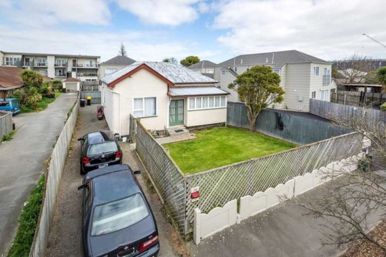 Photo of property in 7/16 Grenville Street, Waltham, Christchurch, 8011
