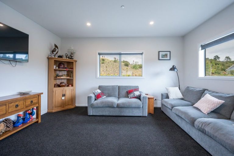 Photo of property in 32 Mahoe Close, Upper Moutere, 7173