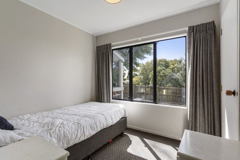 Photo of property in 17 Oakmont Place, Wattle Downs, Auckland, 2103