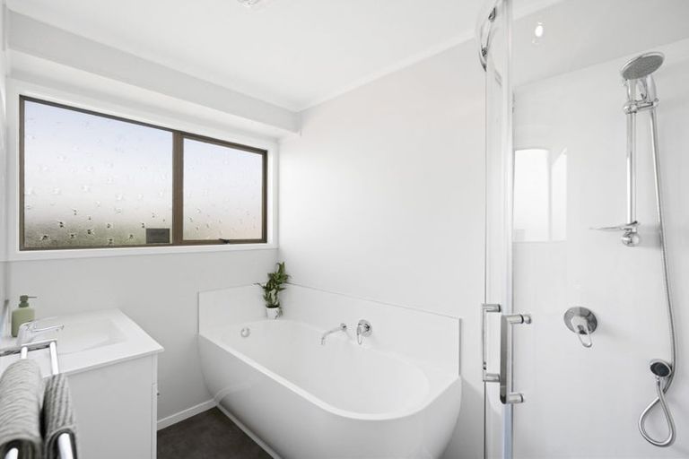 Photo of property in 12 Hibiscus Avenue, Hamilton Lake, Hamilton, 3204