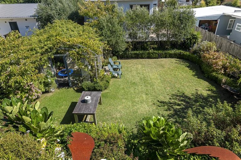 Photo of property in 118 Seaview Road, Paraparaumu Beach, Paraparaumu, 5032