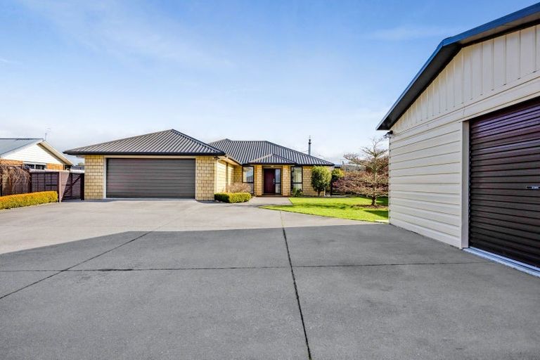 Photo of property in 21 Montague Grove, Stratford, 4332