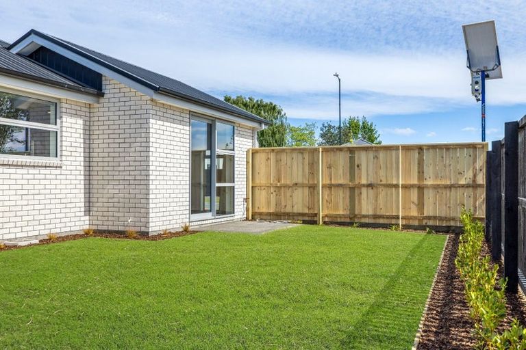 Photo of property in 81 Akoranga Place, Hornby, Christchurch, 8042