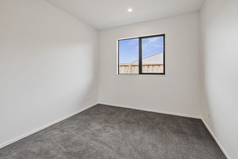 Photo of property in 16 Herridge Street, Woodend, 7691