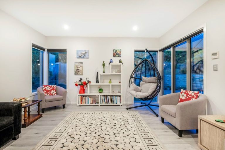 Photo of property in 98 Aotea Drive, Aotea, Porirua, 5024