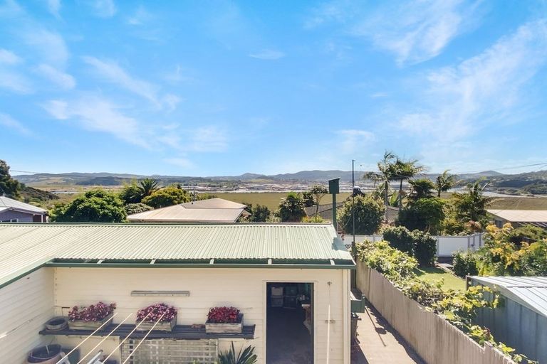 Photo of property in 50 Kokich Crescent, Onerahi, Whangarei, 0110