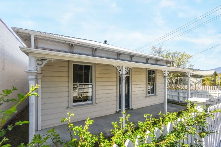 Photo of property in 1 Rentone Street, Stepneyville, Nelson, 7010