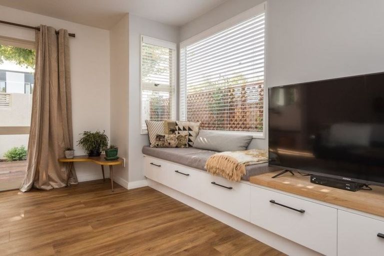 Photo of property in 2/270 Kilmore Street, Christchurch Central, Christchurch, 8011