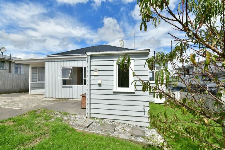 Photo of property in 36 Karaka Street, Helensville, 0800