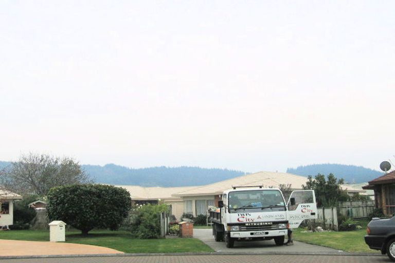 Photo of property in 1/18 Knightsbridge Place, Taradale, Napier, 4112