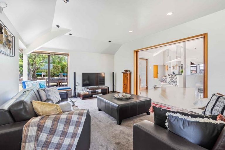 Photo of property in 5 Limeburners Close, Hobsonville, Auckland, 0618