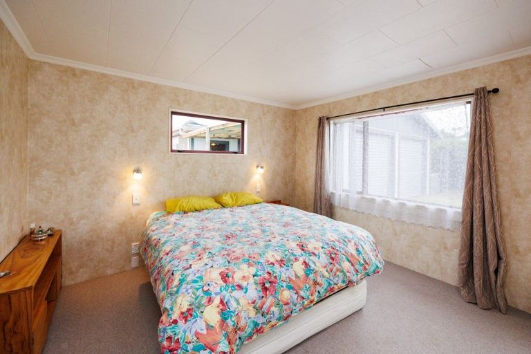 Photo of property in 14 Te Kiri Street, Himatangi Beach, Foxton, 4891