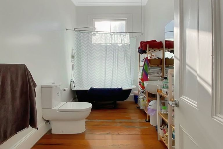 Photo of property in 209 Victoria Road, Devonport, Auckland, 0624