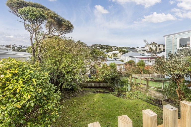 Photo of property in 16 Charlotte Avenue, Brooklyn, Wellington, 6021