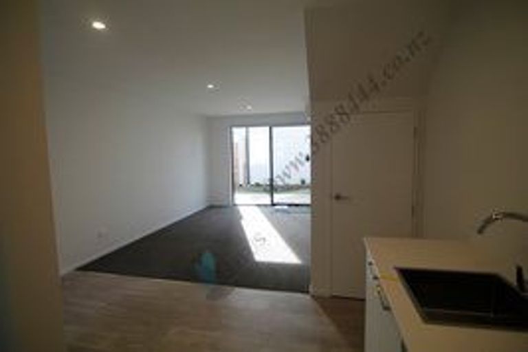 Photo of property in 2/255 Kilmore Street, Christchurch Central, Christchurch, 8011