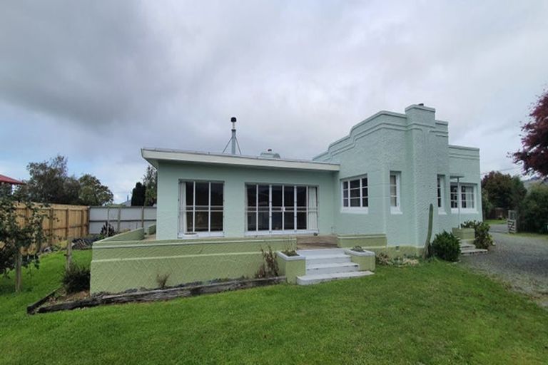 Photo of property in 53 Rhodes Street, Waimate, 7924