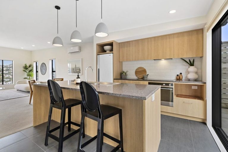 Photo of property in 18/104u Maupuia Road, Maupuia, Wellington, 6022