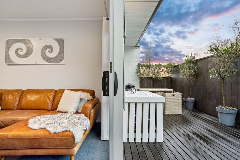 Photo of property in 68a Colwill Road, Massey, Auckland, 0614