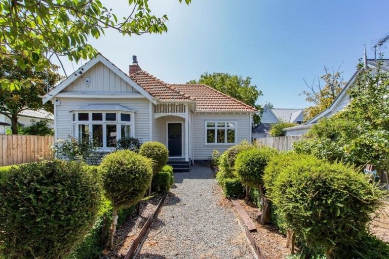 Photo of property in 145 Holly Road, St Albans, Christchurch, 8014