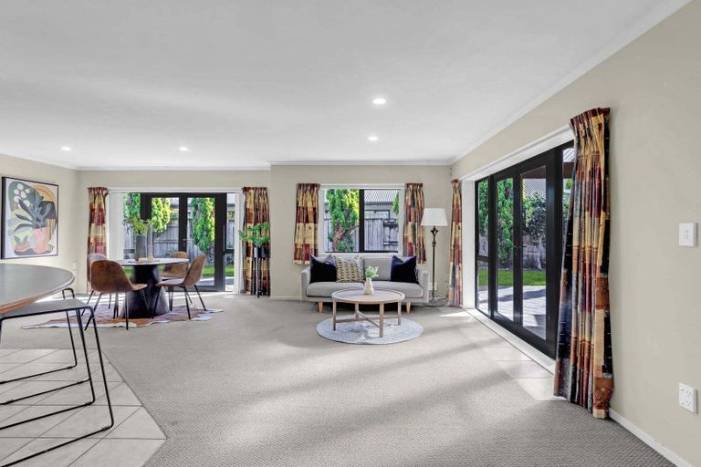 Photo of property in 2 Shiraz Place, Rototuna, Hamilton, 3210