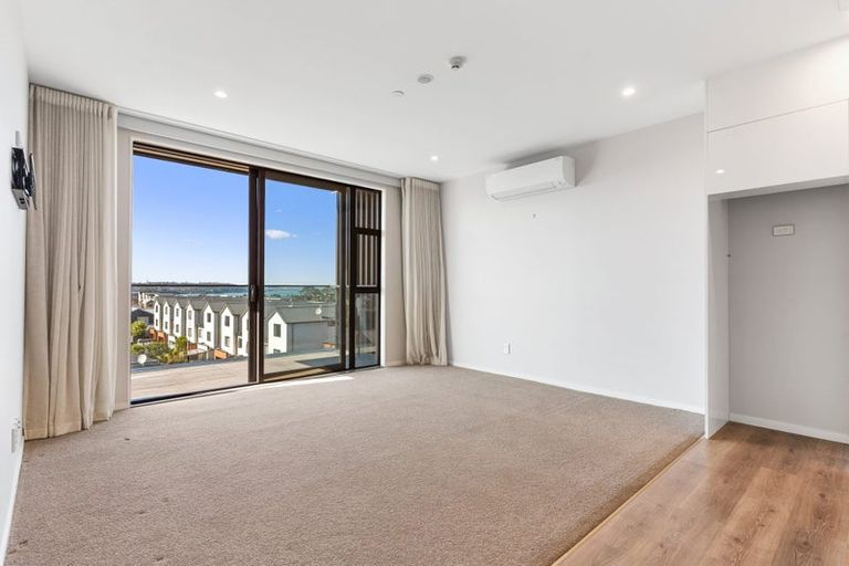 Photo of property in 307/2 Onekiritea Road, Hobsonville, Auckland, 0616